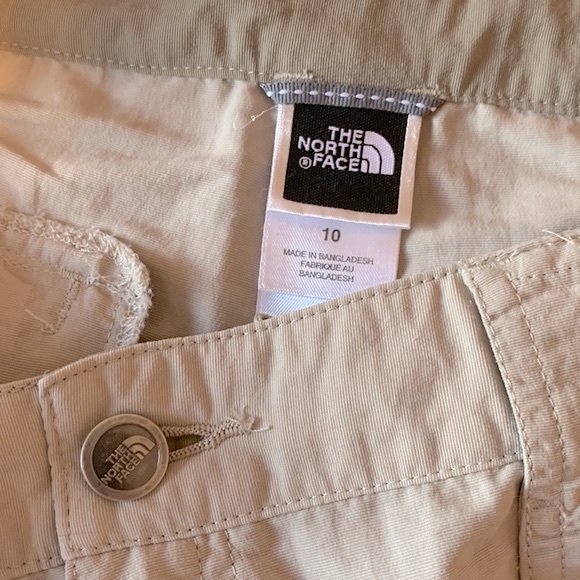 The north face shorts - Picture 2 of 7